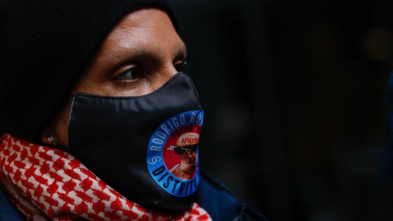 ¿Qué pasó con los 27 millones de Rojas Vade? Abogado entrega la versión del constituyente