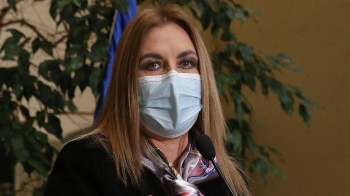 Pamela Jiles contra Boric y Piñera por cuarto retiro: 