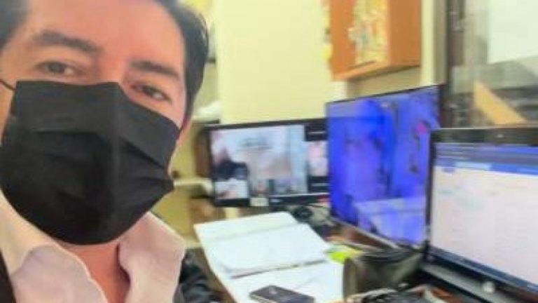 ¡Los delató por Facebook! Alcalde de Antofagasta transmitió en vivo control de atrasos de funcionarios