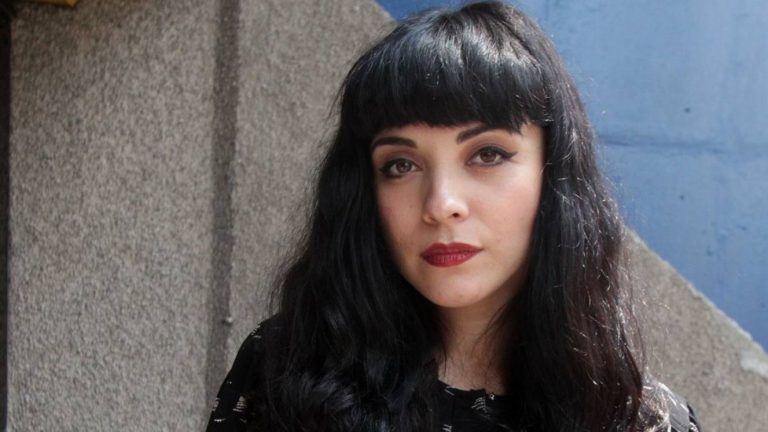 ¡La pilló en un piso 10 y tuvo que arrancar! Mon Laferte se refirió al temblor que la sorprendió en México