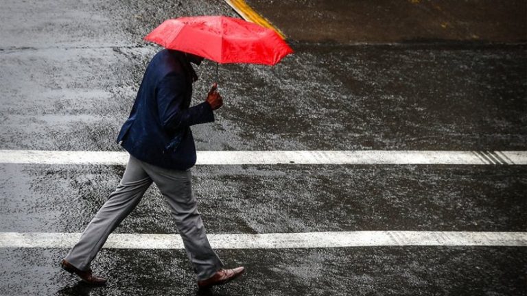 ¡Santiago también! Anuncian temporal con lluvias y vientos potentes para este fin de semana predieciochero