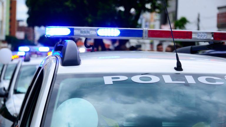 Guagua de 1 año murió dentro de un auto: Su madre olvidó dejarla en la guardería