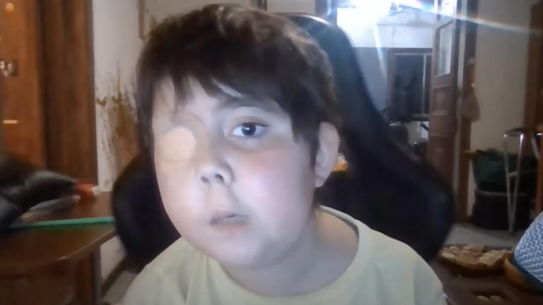 Padre de Tomiii 11 sorprende con emotiva canción para homenajear a su hijo