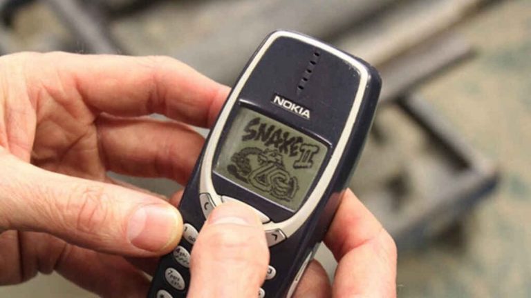 ¡Impactantes imágenes! Joven tuvo que ser sometido a cirugía tras tragarse su celular