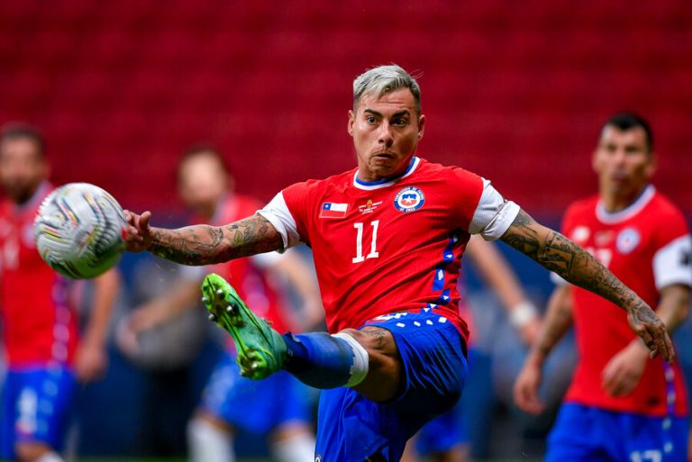 ¿Se viene un nuevo problema? Aseguran que Eduardo Vargas sería baja en la Roja por una importante lesión