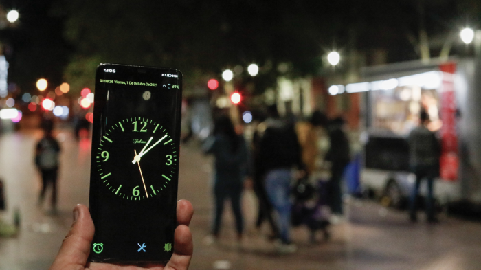 Fiestas, celebraciones y riñas callejeras: Las dos caras de la primera noche sin toque de queda