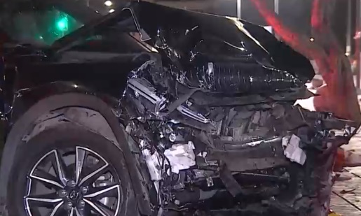 Vehículo se pasó luz roja y chocó a una moto en Recoleta: Ambos conductores iban bajo los efectos del alcohol