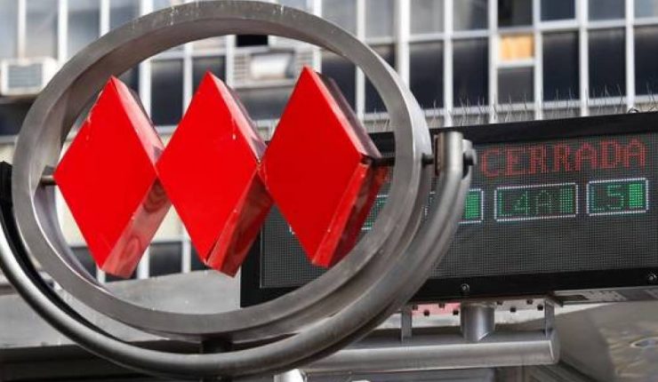 Metro anuncia cierre de estaciones por manifestaciones en Santiago Centro