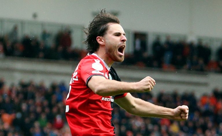 Brereton volvió a anotar en nueva derrota del Blackburn y lidera la tabla de goleadores de la Championship