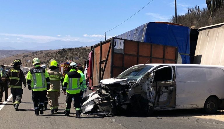 Un fallecido y al menos 16 heridos dejó un grave accidente múltiple en Ovalle