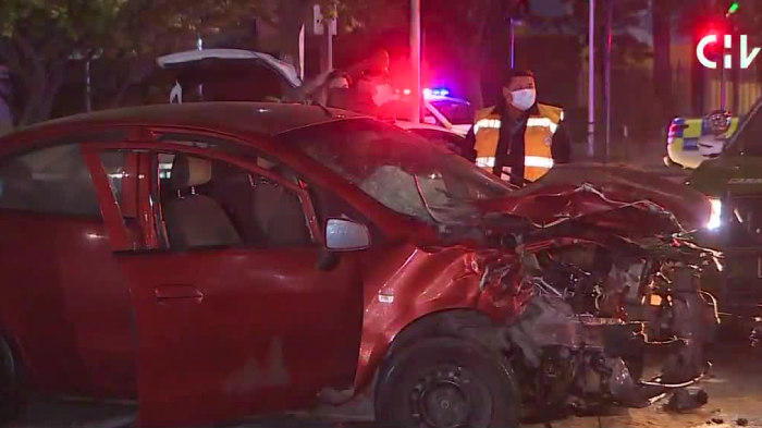 Grave accidente en La Florida: Un conductor iba ebrio y el otro no respetó la luz roja