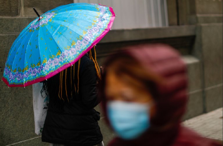 ¿Cuánta agua caerá en Santiago? Confirman precipitaciones para el centro-norte del país