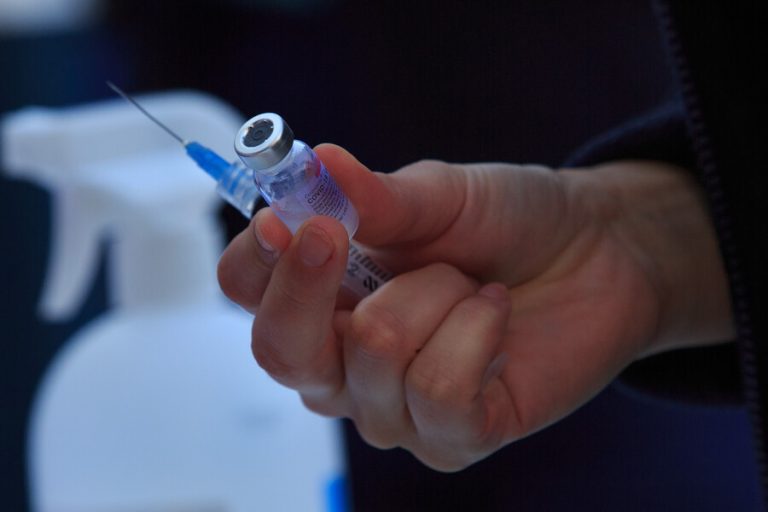 Escolares, adolescentes y refuerzo: El calendario de vacunación para este miércoles 6 de octubre