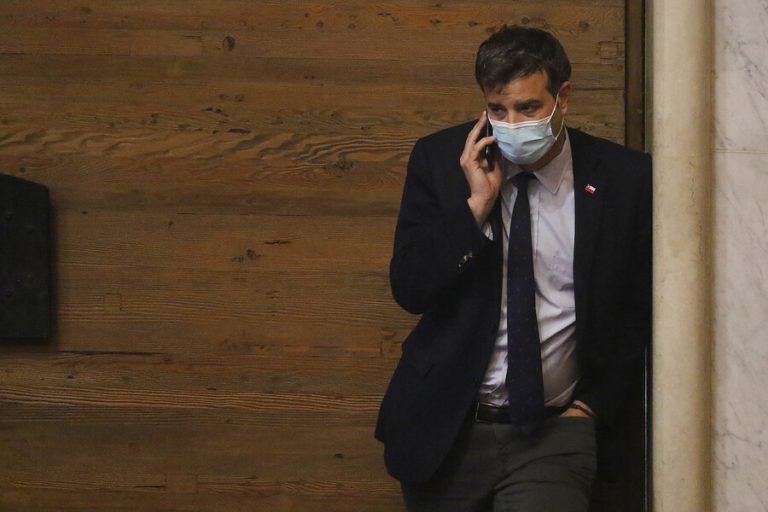 Ministro Ossa dice que “confía” en que el oficialismo respaldará al pdte. Piñera en la acusación constitucional