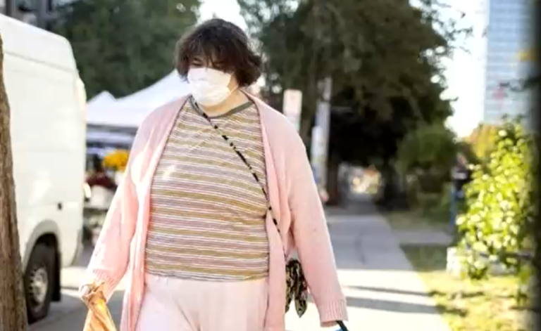 Primero en el mundo: Implante cerebral le cambió la vida a mujer con depresión severa