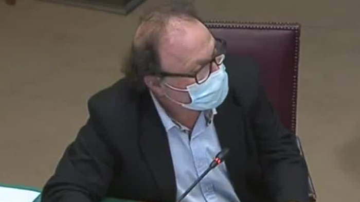 “Cara de palo”: Senador Alfonso De Urresti encaró a ministro de hacienda por retirar 10% AFP