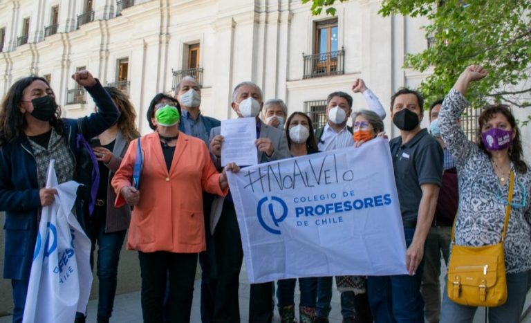 Colegio de Profesores convocó a paro nacional para el 13 de octubre