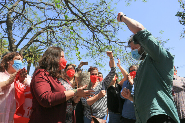 Maya Fernández (PS) entrega su apoyo a candidatura de Boric: 