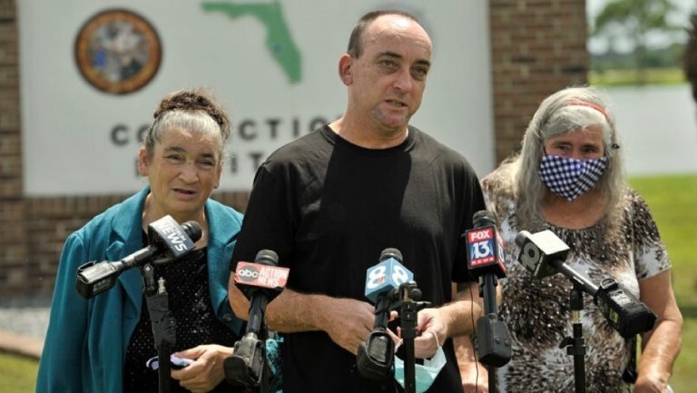 Hombre pide $1.500 millones de indemnización tras pasar 37 años en prisión por crimen que no cometió