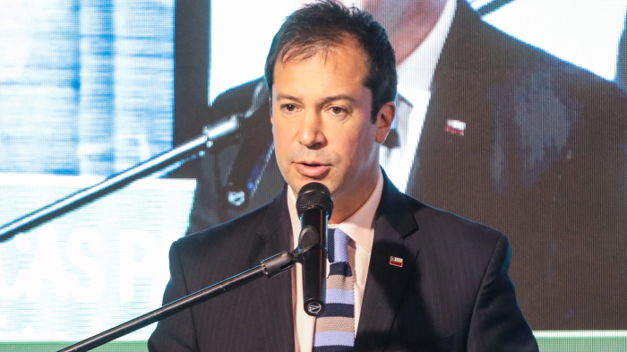 “Lo quieren sacar porque le tienen mala”: Así respondió el ministro Lucas Palacios por acusación constitucional contra Piñera