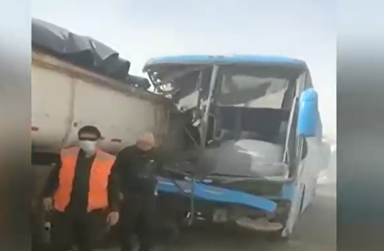 Grave accidente por tormenta de arena dejó a 9 lesionados en el norte del país