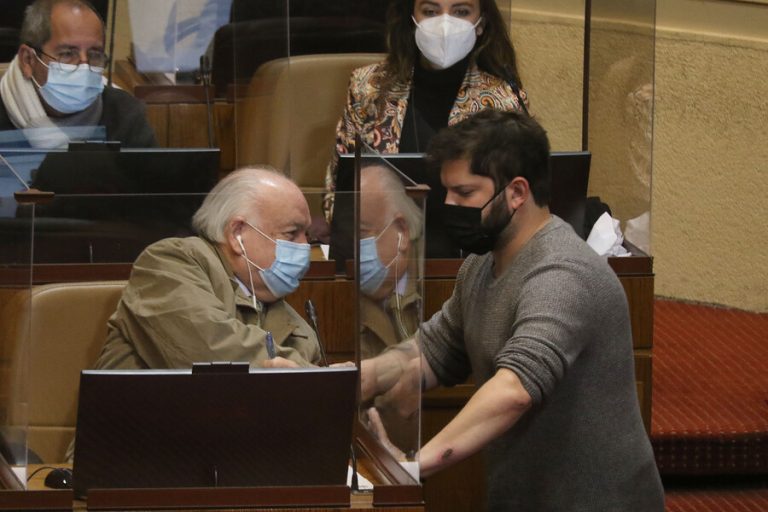 Teillier reitera su apoyo a Boric: 