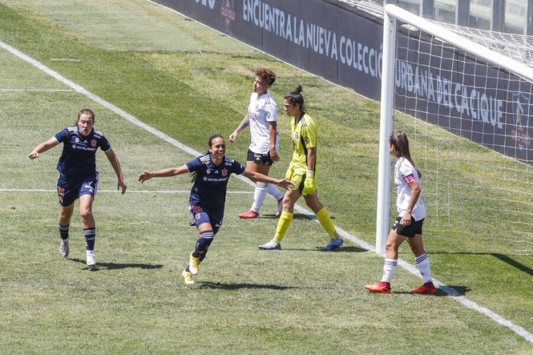 La U eliminó a Colo Colo y jugará la final del Campeonato Femenino ante S. Morning