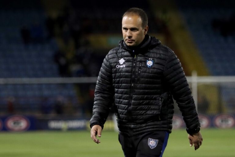 Otro DT que se va: Huachipato confirmó la salida de Juan José Luvera