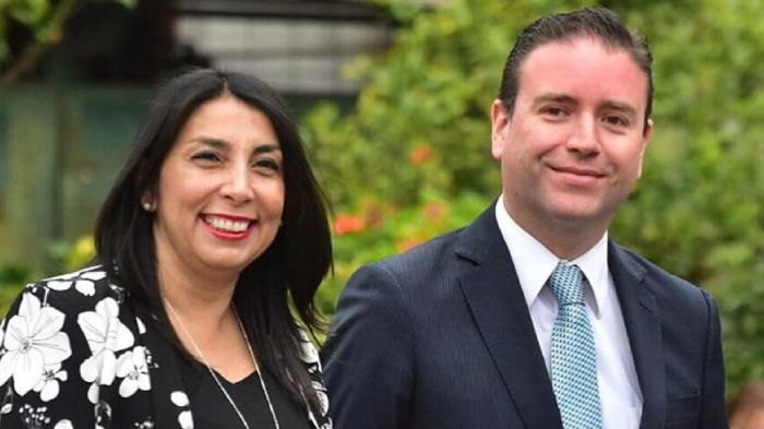 Denuncian a Karla Rubilar por utilizar recursos públicos para apoyar campaña política de su pareja