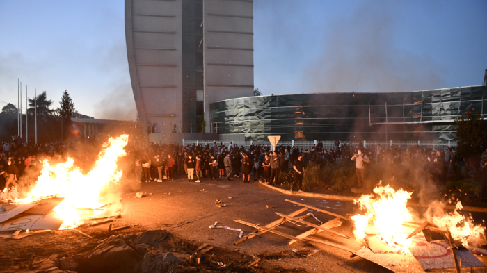 Estallido social: Jornada de saqueos y destrozos empañó conmemoración del 18-0