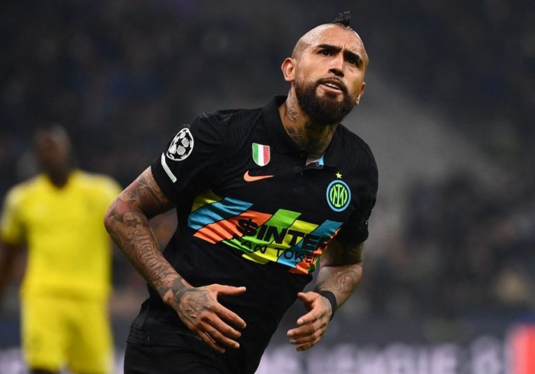 Champions League: Vidal anotó un gol y registró una asistencia en primer triunfo del Inter de Milán