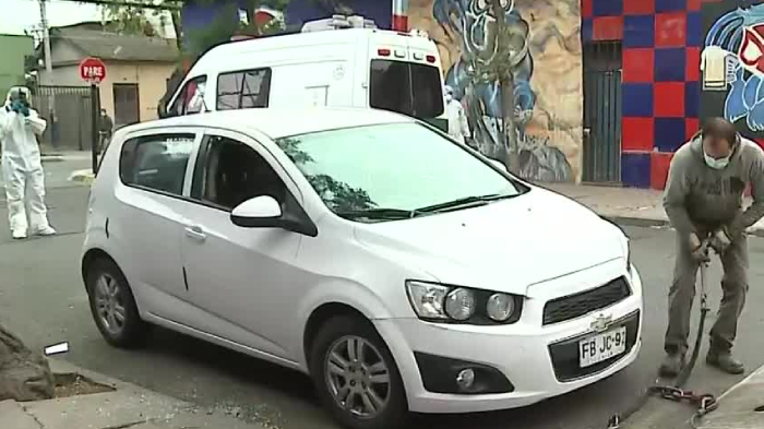 Asesinan a dos hermanas en Santiago Centro: Fueron acribilladas al interior de su auto