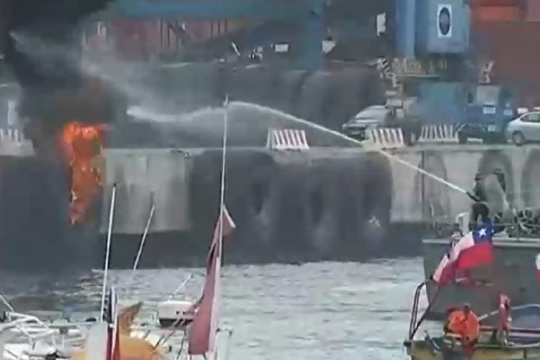 Pescadores protestan en el Puerto de Valparaíso: Denuncian haber recibido disparos de la Armada