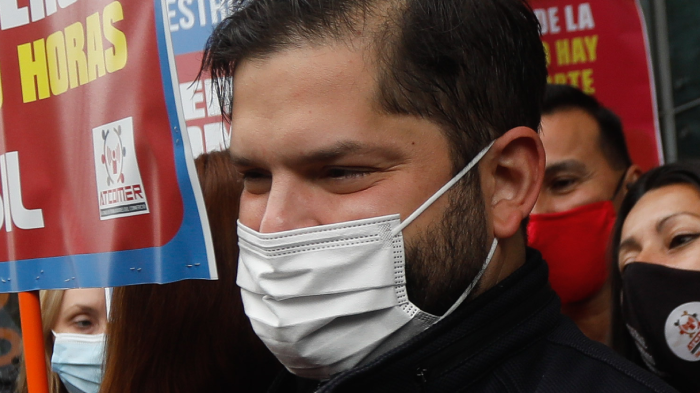 Boric promete: “Se han sacado la cres... trabajando y en nuestro gobierno van a tener el reconocimiento que se merecen”