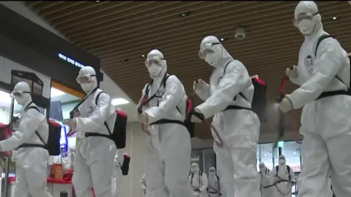 Sigue creciendo la positividad: Expertos temen una tercera ola de Covid-19 en Chile