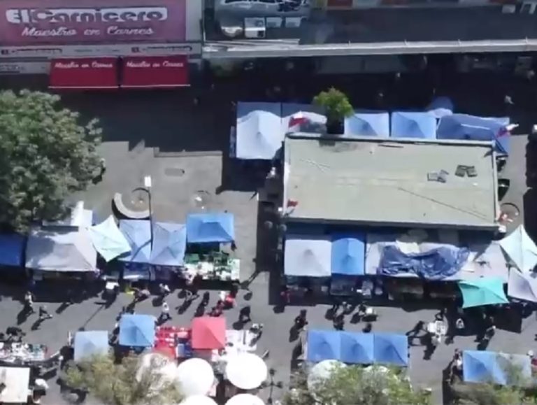 Niegan entrega de permisos a vendedores ambulantes en el centro de Santiago