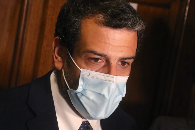 Ministro Delgado por crisis migratoria: Apeló al sueldo mínimo y puso su foco en la defensa de la niñez