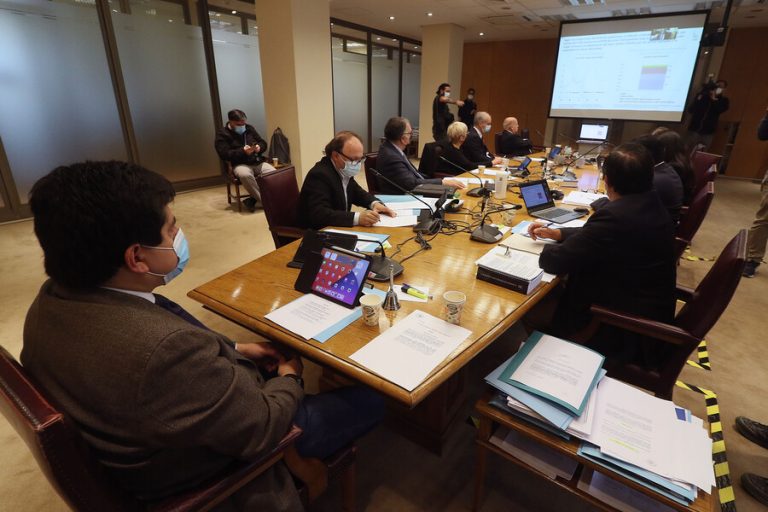 Cuarto retiro: Comisión de Constitución del Senado discute y vota hoy el proyecto