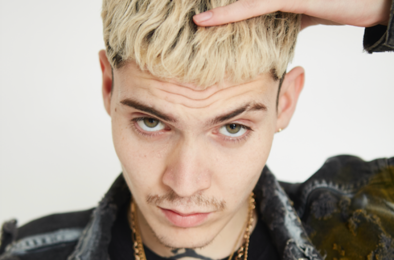 ¿Marcianeke votará por Kast?: Viralizan supuesta preferencia del artista chileno