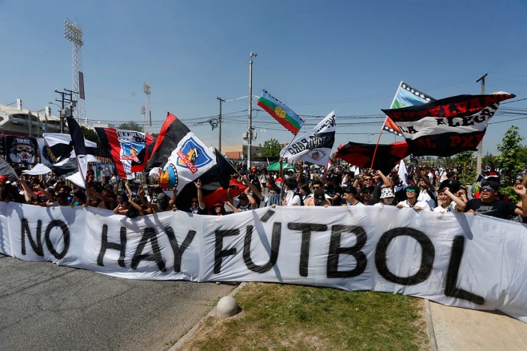 Garra Blanca amenazó con suspender duelo ante Wanderers: 