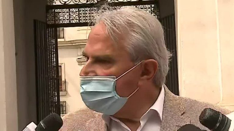 Moreira, molesto, advierte: 