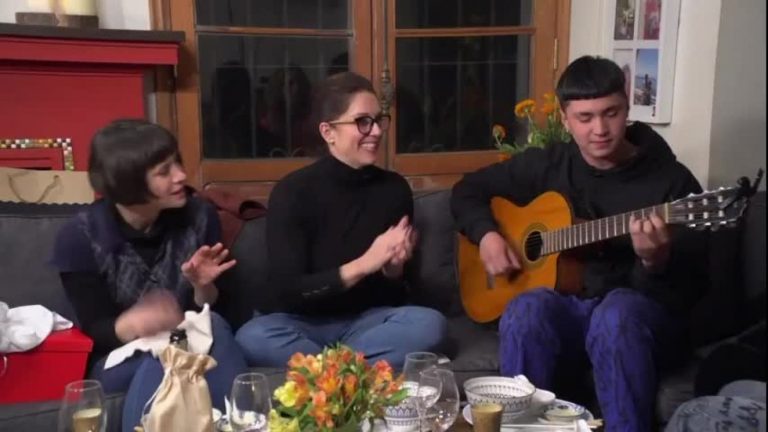 ¡Todo un artista! Hijo de Daniela Ramírez sorprendió cantando en La Divina Comida