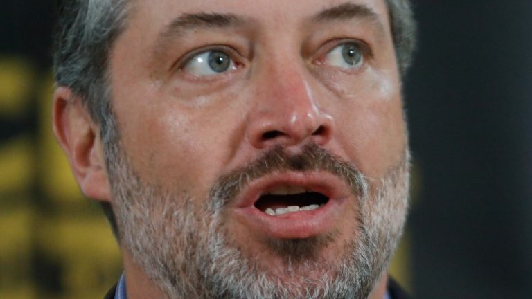 Reportaje exclusivo | Casi $900 millones en aportes: Los dineros que ha recibido Sebastián Sichel para su campaña presidencial