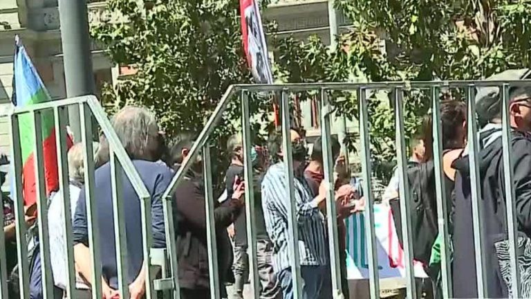 Marcha conmemorativa del 18-O llega hasta la Convención Constituyente