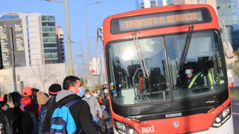 Información importante: Conoce el horario del Metro y el Transantiago para este 18 de octubre