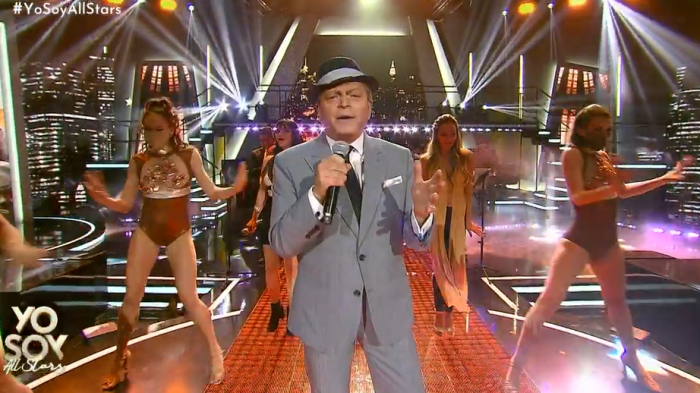 Frank Sinatra llenó de ritmo el escenario con su interpretación de 