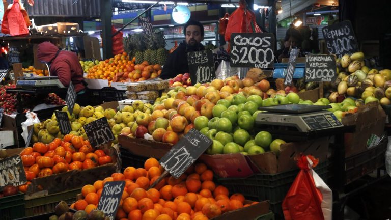 Desde flores hasta los autos usados: Conoce los 20 productos que más han subido de precio por la inflación