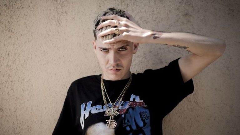 ¡Por segunda vez! Nuevamente Marcianeke chocó su Porsche