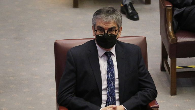 “¿Acaso quieren que la gente no tenga plata para que no se genere inflación?”: Senador Bianchi cuestiona a Mario Marcel y al Banco Central