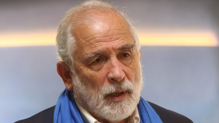 Diputado Ilabaca asegura que Carlos Montes reculó en su decisión y aprobará el cuarto retiro: “Ya tenemos su voto comprometido”